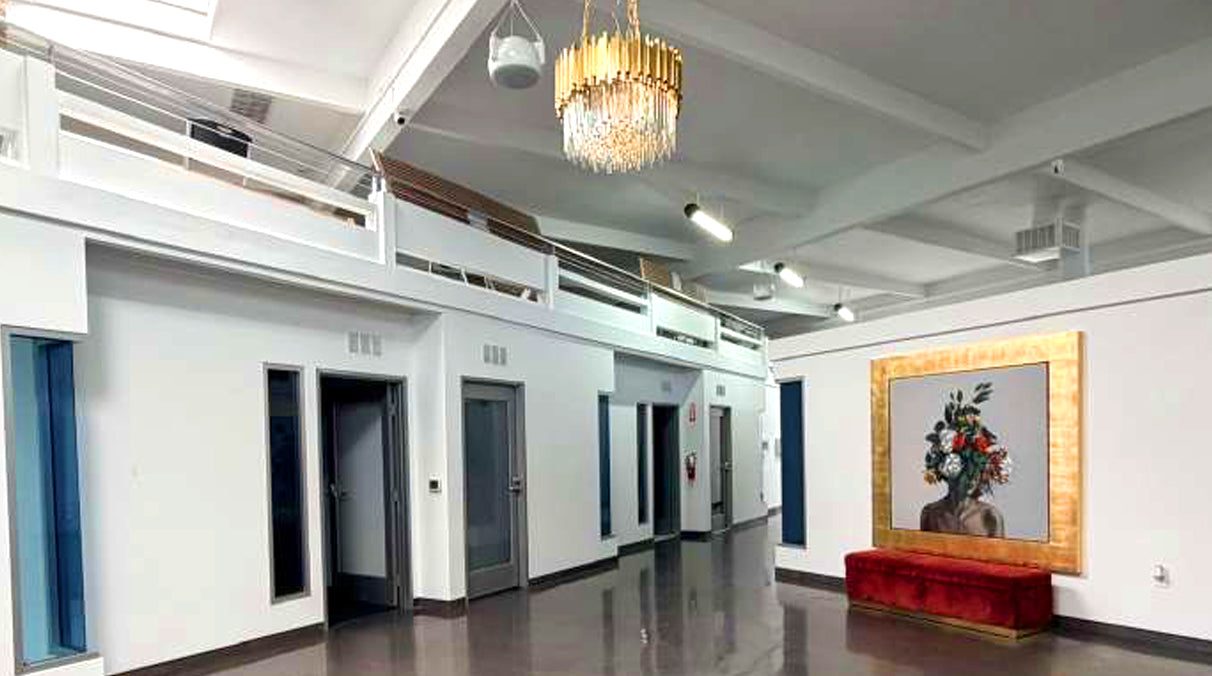 Pasillo del complejo